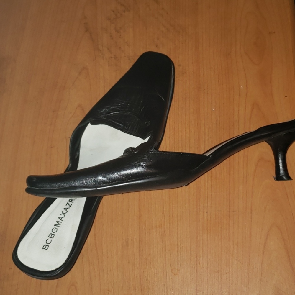 BCBG BLACK HEELS